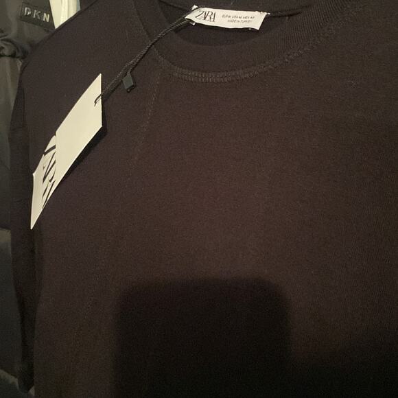 Zara T-SHIRT WITH ASYMMETRIC HEM - Picture 6 of 6